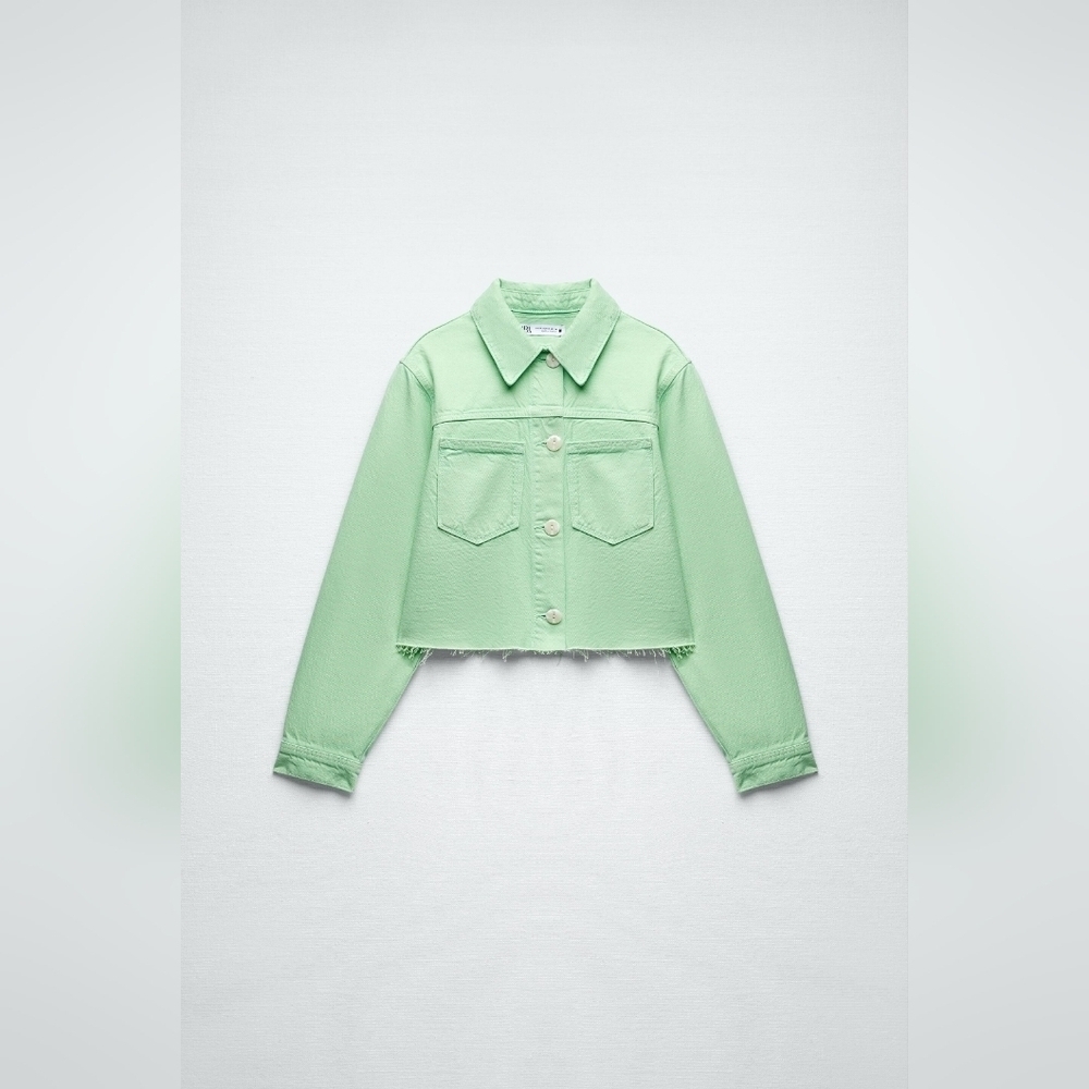 Zara Cropped Denim Jacket with Raw Hem Size S
